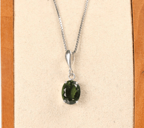 18 Most Popular Moldavite Necklace Ideas - Bijoux Inspire