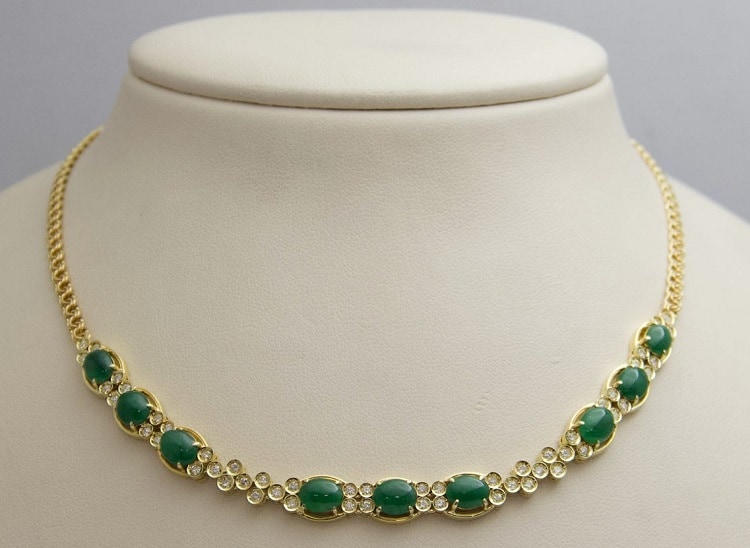 Regal Yellow Gold Jade Necklace- Timekeepersolive (Etsy)