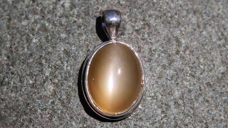 Light Yellow Cat's Eye Moonstone Pendant, Solid Sterling Silver, High-Grade Quality Stone, Orthoclase Feldspar, Indian Moonstone