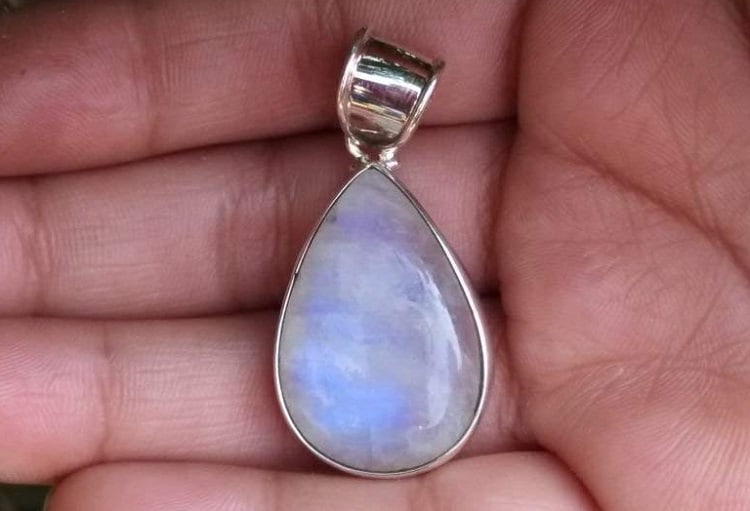 Rainbow Moonstone Pendant, Sterling silver pendant, Silver Pendant, Rainbow Moonstone, Artisan Pendant, Handmade Pendants, Pendant, gifts for her, Blue Moonstone Pendant, Pear Shape Pendant