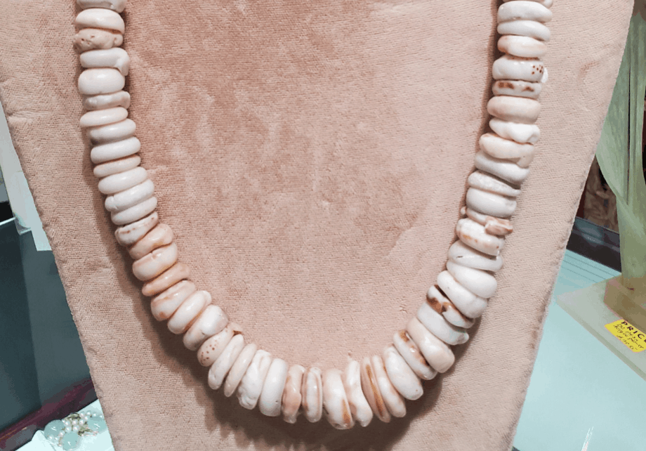 Vintage Hawaiian Puka Shell Necklace